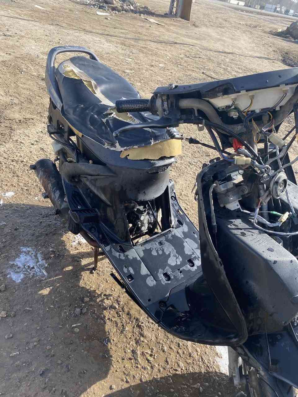 السلام عليكم دراجة فراشة للبيع نضيفة نقصها بس كفرات سواد نضيف تايرات زوج جدد دبلات جدد السعر 125 وبية مجال الهاتف *********** العنوان دوانية حي الجامعة
