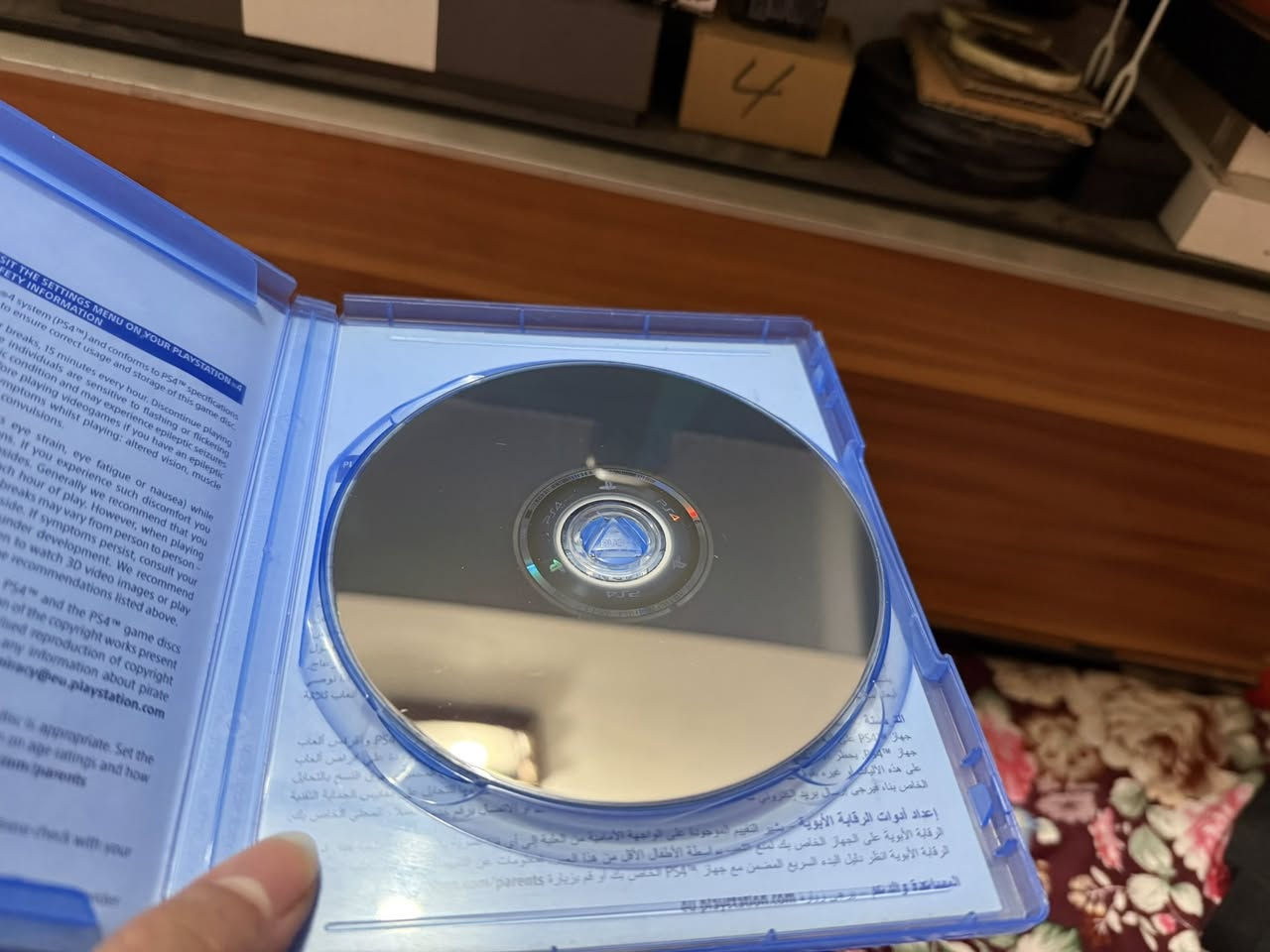 السلام عليكم لعبه رزدنت ايفل 7 نضافه فول مثل ما موضح بصوره نسخه ps4 وتكدر تنزل نسخه ps5 ويه اضافه نهايه لوكس مجاناً من متجر اذا عندك القرص السعر 15 الف قفل مكاني بغداد حي العامل الرقم *********** نسخه عربية
