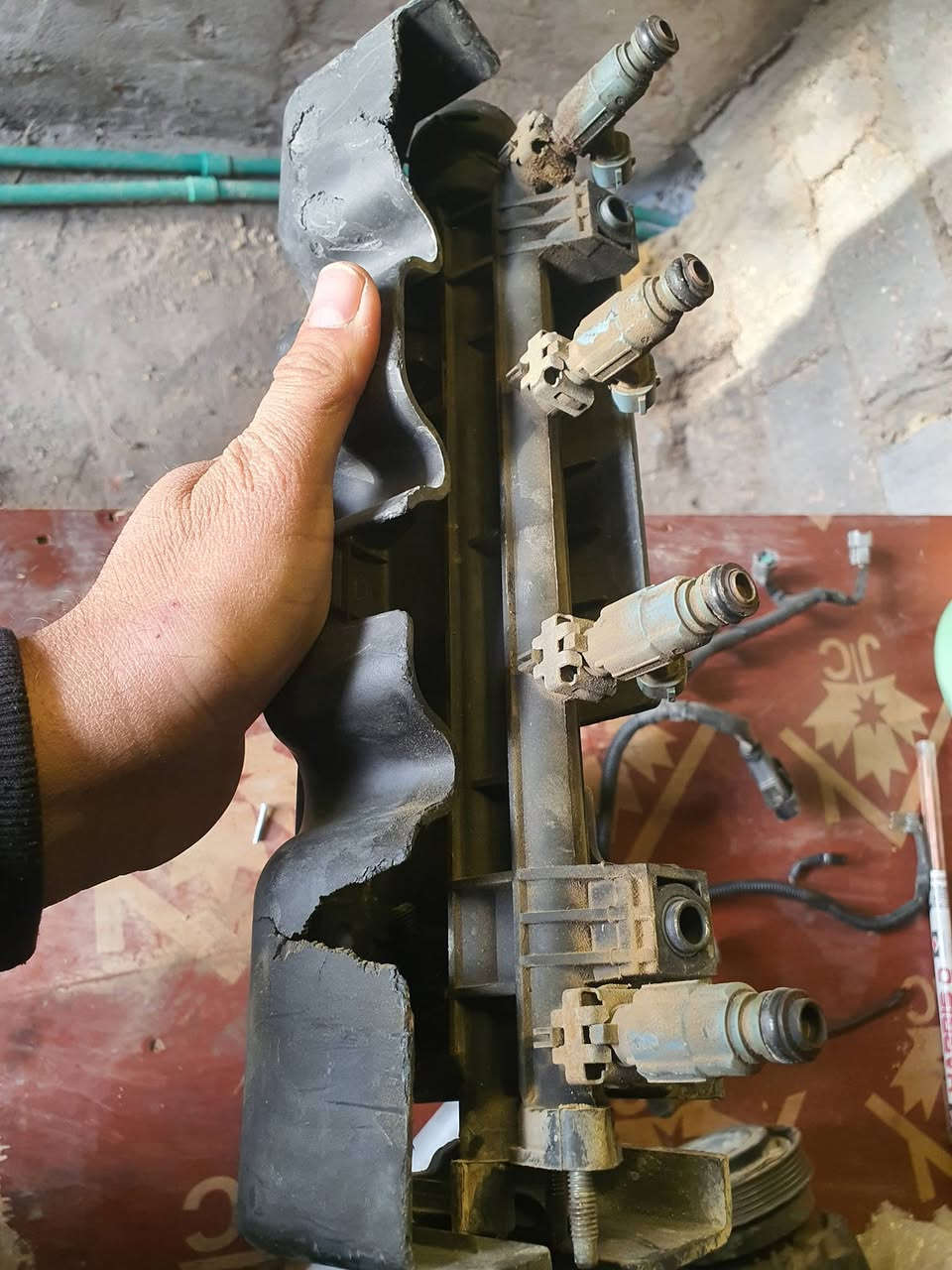 السلام عليكم  غراض اوبتما ٢٠٠٥ ،،،ضفيره محرك +بخاخات مصطره بخاخات  كمبريسر تبريد.   يده كير. كلهم كصه ما عدا اليده كير. 

***********
