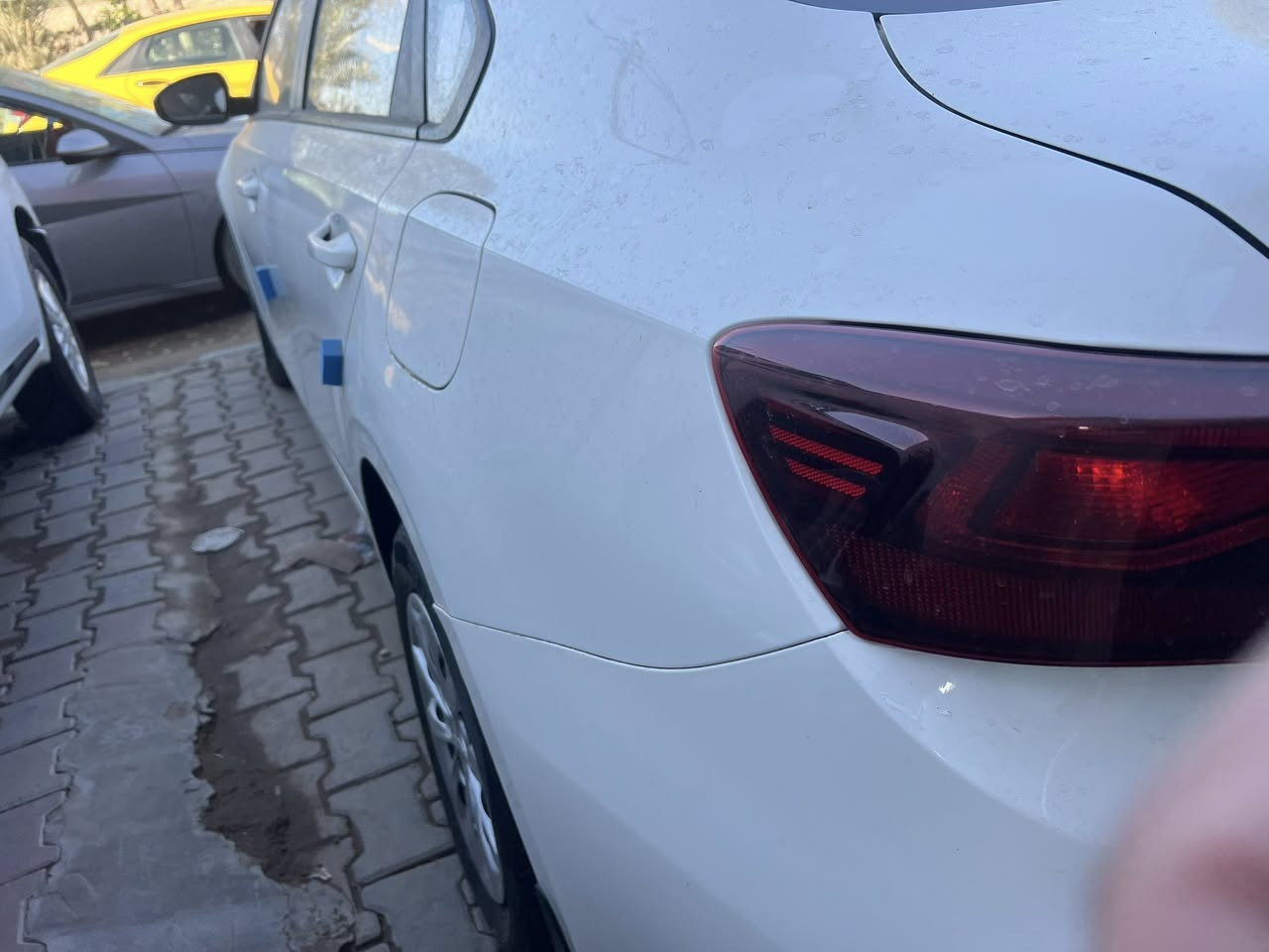 السلام عليكم
سيراتو موديل 2021رقم بغداد الجديد مكفوله من الصبغ@
مكينه 1600 
***********
