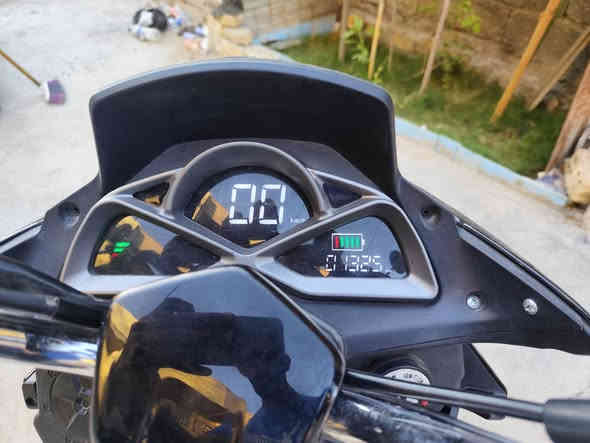 سلام عليكم xmax صيني  مكان حي اور 
رقم ***********
رقم ثاني ***********
سعر 1250
مكينه 150
جديده لوك 
تشغيل بصمه وسويج 
حساسات
صفاره انذار 
شاحنه يوسبي
مكان سماعه بيها
اشاير لد
مماشيه قليل 
بانزين محسن  اي خلل ما بيها  
خير من الله
