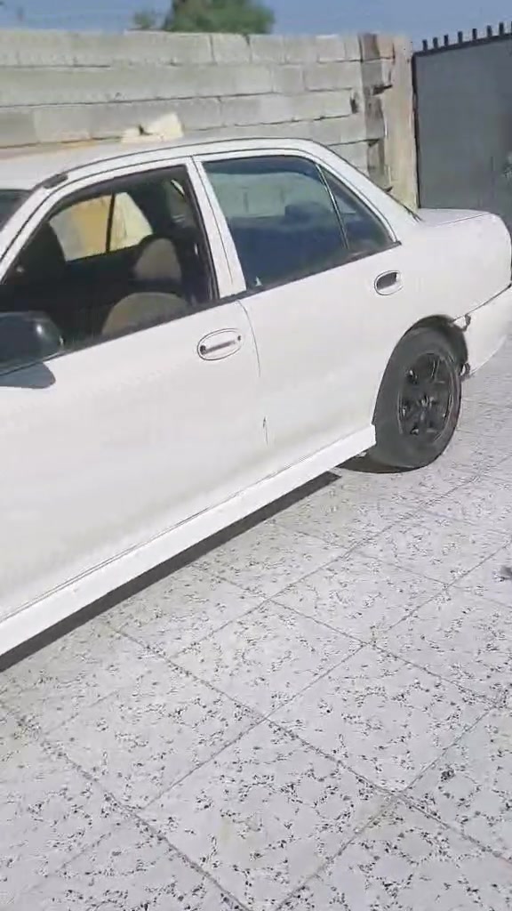 برتون. 2002 صدامية  
السعر مناسب جدا 15 ورقة وبيهة مجال بع
سيارة كاملة مكملة 
تخم تاير  ويل كب رياضي ..صدر جديد
كشر بلادي بدون صبغ فقط شوية بلبنيد 
***********
