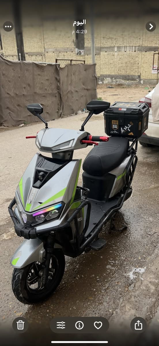 سلام عليكم دراجه شحن للبيع 5بطاريه سرعته 90 دراجه استعمال قليل وياه خوذه هديه 650الف رايده 
الدراجه مشتريه ب950 دراجه مابيه اي نقص هاذه رقمي *********** واتساب
