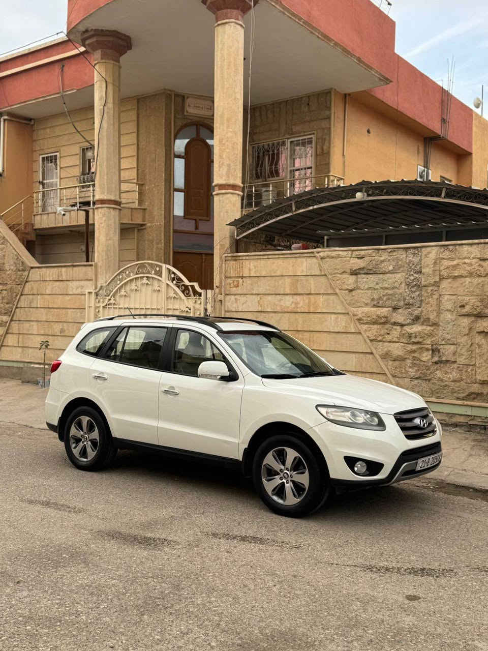 سنتافي خليجي 2012 رقم سليمانية 21

مكفولة كفالة عامة من الصبغ والتبديل 

حتى الدعاميات بدون صبغ شرط

فول مواصفات 1/1 ماشية  182  الف كيلو متر

محرك 4 سلندر حجم 2400 مامفتوح شرط

كير ومحرك ما مفتوح بدون صوت وصرف وبخار 

7سبعة مقاعد و 3 قطع تبريد مركزي ثلاجة بالدشبول 

شاشة وكاميرا خلفية دوار

دشبول ودواخل الغرفة نظيف

كشنات جلد بلادي ونظيف 

تدفئة وتبريد وكهربائيات شرط

طخم امامي وخلفي وحدادية جديدة شرط

بلاجكتور امامي  -  حساس دعامية خلفية

ويل كروم اسود المرغوب - مراية شفط 

كامل تحكمات استيرن طرفين

سعر  156 $ بيها مجال للطيبين 🌹

بطاقة 🪪 بانزين موجودة

سيارة بإسم صديقي من الشركة إيد واحد شرط

شرط التحويل والغرامات

اسيا واتساب ***********

كورك             ***********

عنوان كركوك - اسكان قرب مستشفى ازادي 

شراي اتصل وتدلل 🌷 كركوك, العراق
