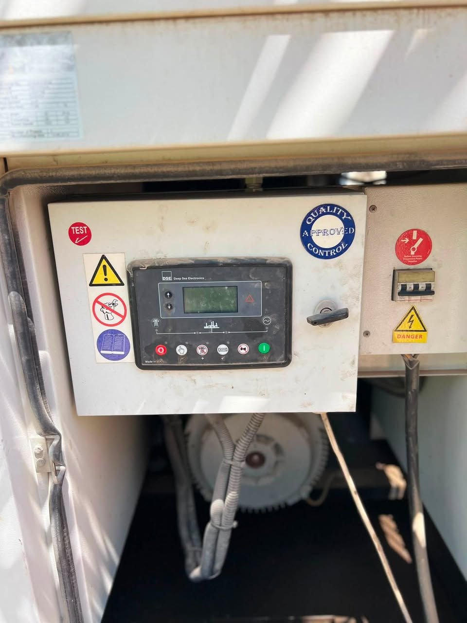 السلام عليكم 
مولده بيركنز 30 KV كيفي نظيفه مال بيت محرك 3 سلندر مكفول ما مفتوح الكاتم مالتها مكفول +شاشه تحكم مكانها بابل /قرب جامعه بابل 
للاستفسار ***********
