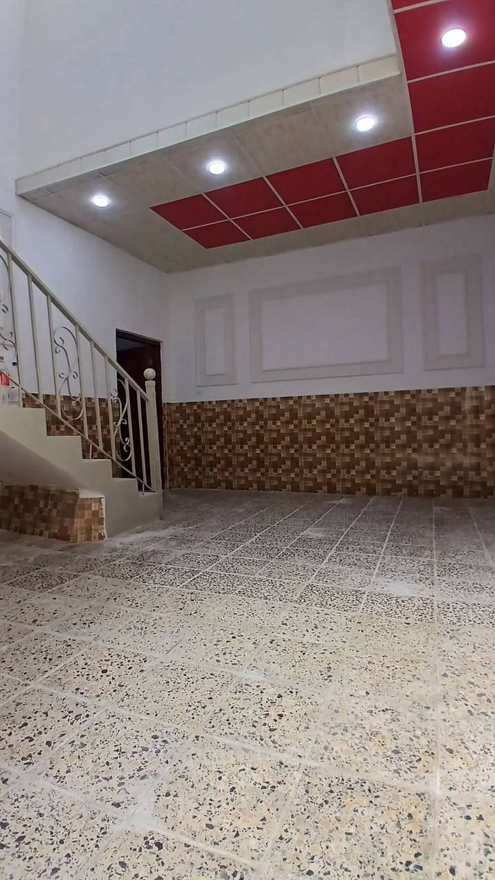 على بركه الله بيت للبيع دوانم المعمل مساحه ١٥٠متر طابق واحد غرفه واحده شارع تبليط خلف مرطبات الفقمه 
للاستفسار 
*********** او زياره مكتب زمزم @إشارة
