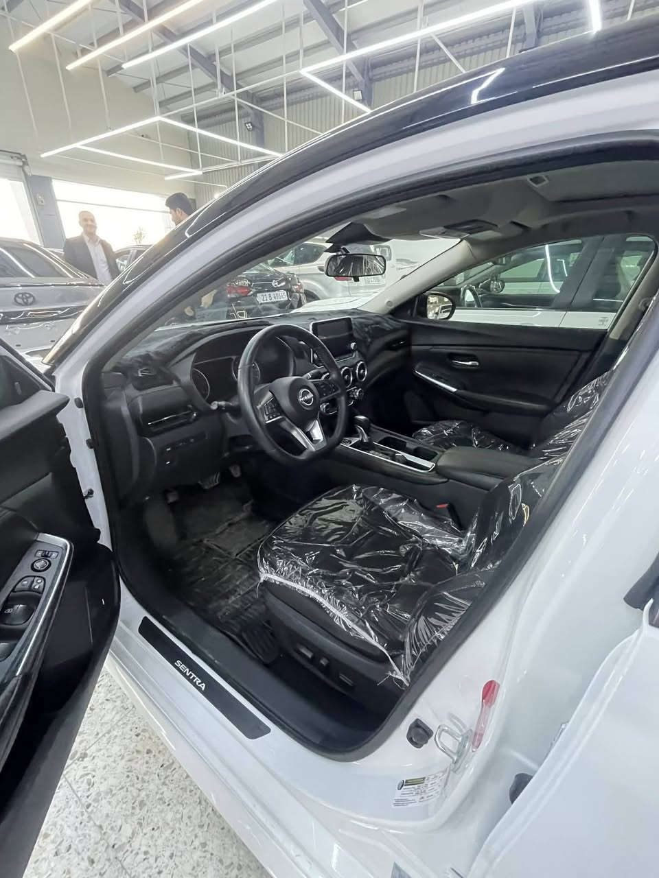 نیسان سێنترا:ئێس ئاڕ بیلاد سەقف ڕەش شانە ڕەش سڵاید بەسمە پێنج کامێرا،سەماحە جیپی ئێڵە ئێس ئاڕی میدنایت کوشن جڵد کوشن هیتەر سوکان هیتەر قەپات مواسەفات ،بەس بۆنیتی سبووغە بەبێ ناو گرتن بێ ئەرباک ،مۆدیل 2024،       6000 ڕۆیشتووە، سعری 155و مەجال ،  ڕەقەم ***********
