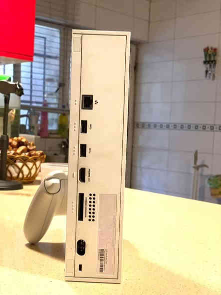 السلام عليكم شباب 
اكس بوكس سيريس اس الجهاز نضيف كامل ملحقات كارتوننة وجوستك وكيبل اجدي وكيبل بور مكاني بغداد الدورة حي الصحة 
واتس اب  ***********
السعر 325 الف وبي مجال للشراي🤍
