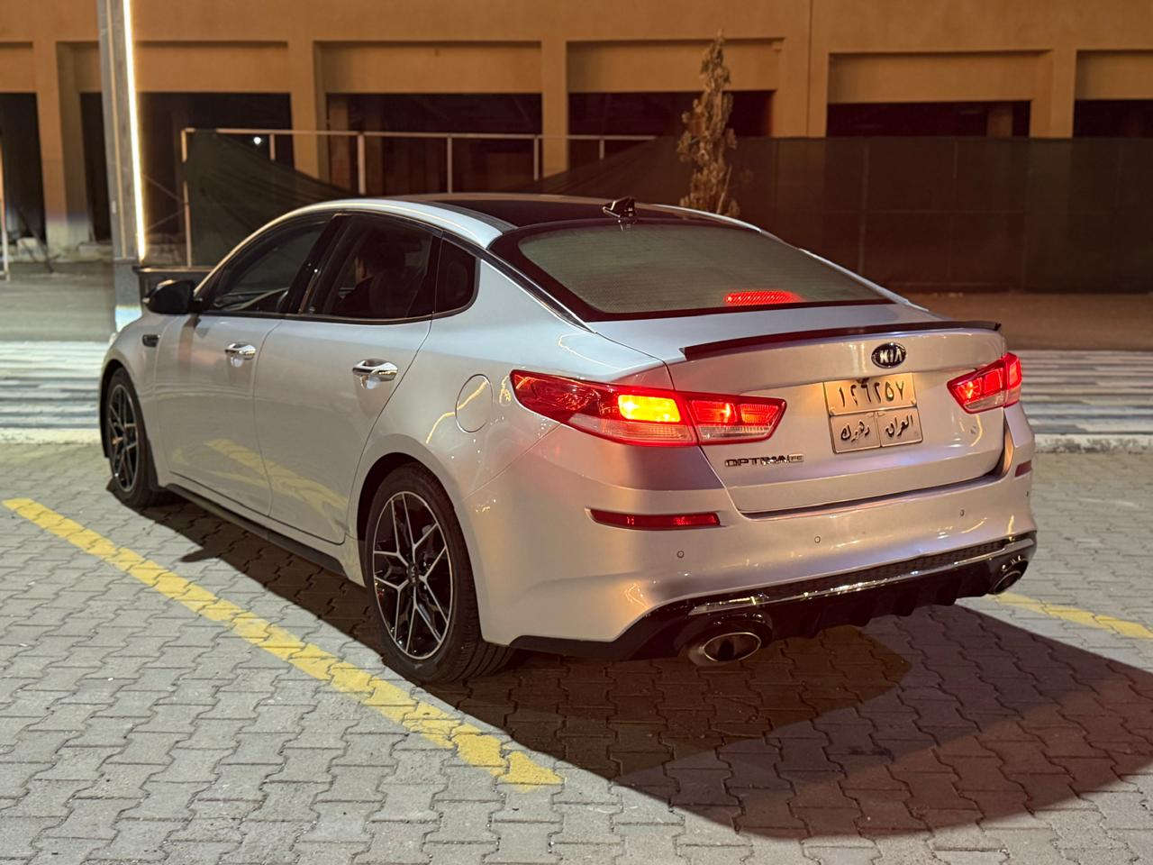 تمام 👍 هذا النص بالعربي وفي فقرة واحدة مع السعر ورقم الاتصال:
للبيع كيا أوبتيما FE موديل 2019 فل أوبشن، لون فضي مع داخلية حمراء، ناقل حركة أوتوماتيك، ماشية 78 ألف مايل. السيارة عنوانها Clean Title وبحالة ممتازة جداً. مزودة بفتحة سقف بانوراما، مقاعد أمامية تبريد وتسخين، ستيرنغ تسخين، تشغيل بصمة مع زر ستارت، كروز كنترول، شاشة لمس، بلوتوث وUSB، كاميرا خلفية، حساسات ركن، تكييف أوتوماتيك مزدوج، جنوط ألمنيوم، زجاج ومرايات كهرباء، ABS ووسائد هوائية. ملاحظة: باب الترن الخلفي مصبوغ فقط بدون أي ضرر شاصي. السعر 13,800 دولار أمريكي. للاتص: ***********
ا تحبها أقصر للإعلانات أو بلهجة عراقية أكثر، أضبطها لك فوراً 👌🚗
