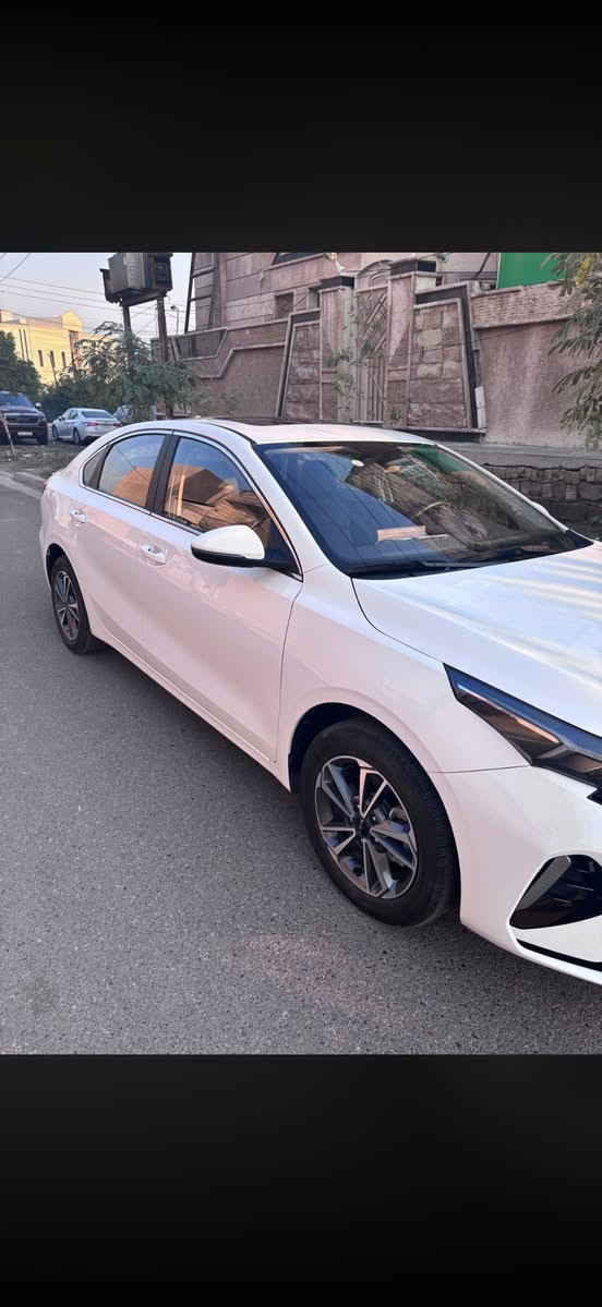 كي 3 موديل 2025 ماشيه 6 الاف مكفوله كفاله عامه رقم اربيل بأسم شركه تحويل او وكاله فتحه بصمه حساس امامي خلفي وباقي المواصفات المعروفة 
السعر 152 وبيها مجال 
***********
