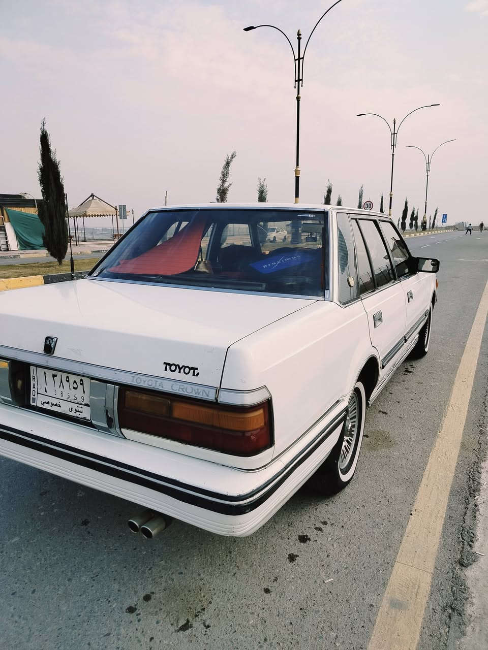 السلام عليكم .سوبر للبيع موديل84 .كير توماتيك ومحرك بطه 2500 صبغ يم السكن لايت شبر فقط ..تبريد وتدفئه شغال السعر 65 وبيها مجال ***********
