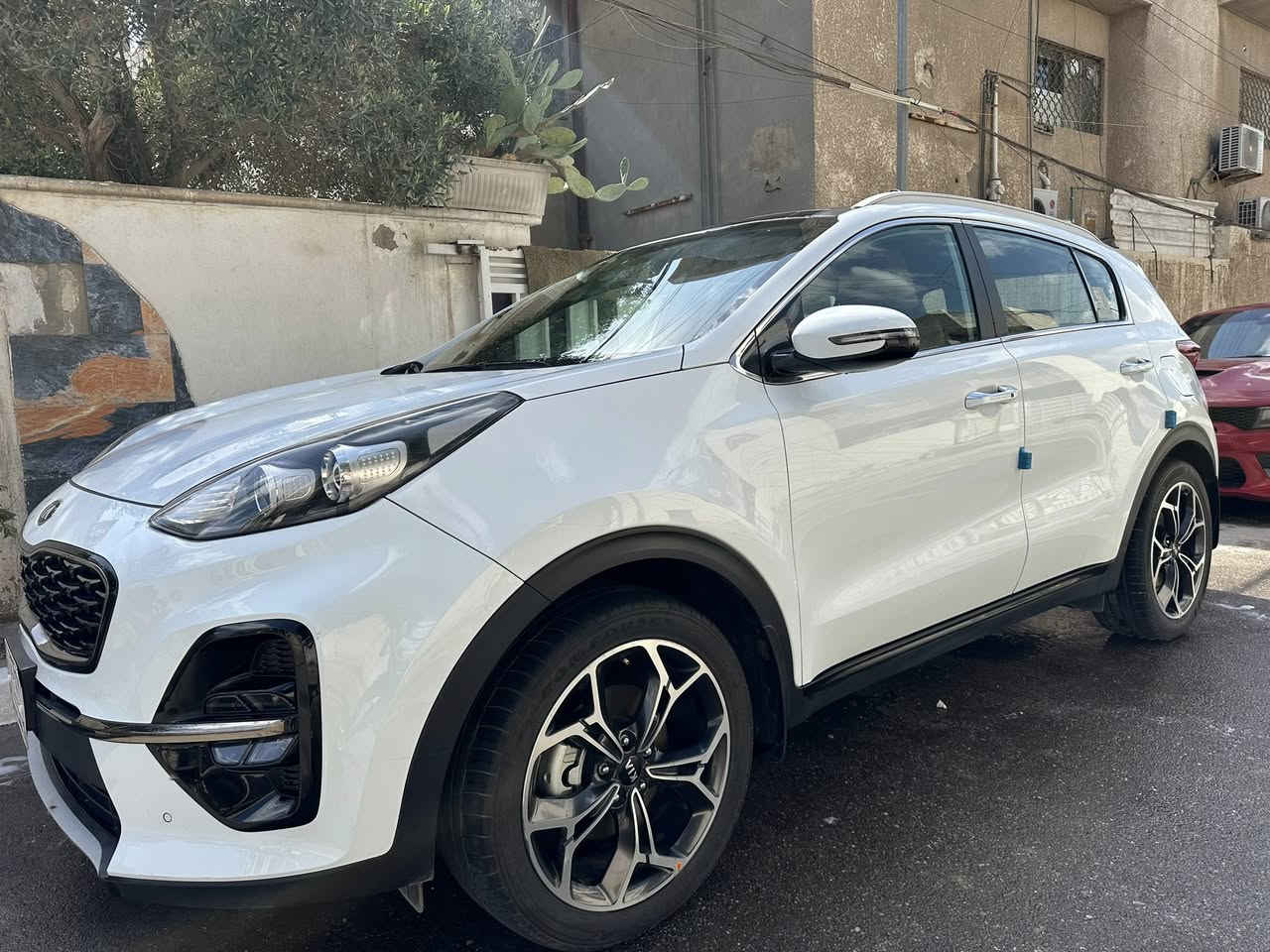 السلام عليكم كياسبورتج موديل 2021 جي تي لاين فول موصفات خلجي كفاله عامه بيهاشخطين بلجاملغ لمامي بدون صبغ لسيارة لسعر 22 وبيها مجال بصيط مكاني بغداد حي لعلام ***********
