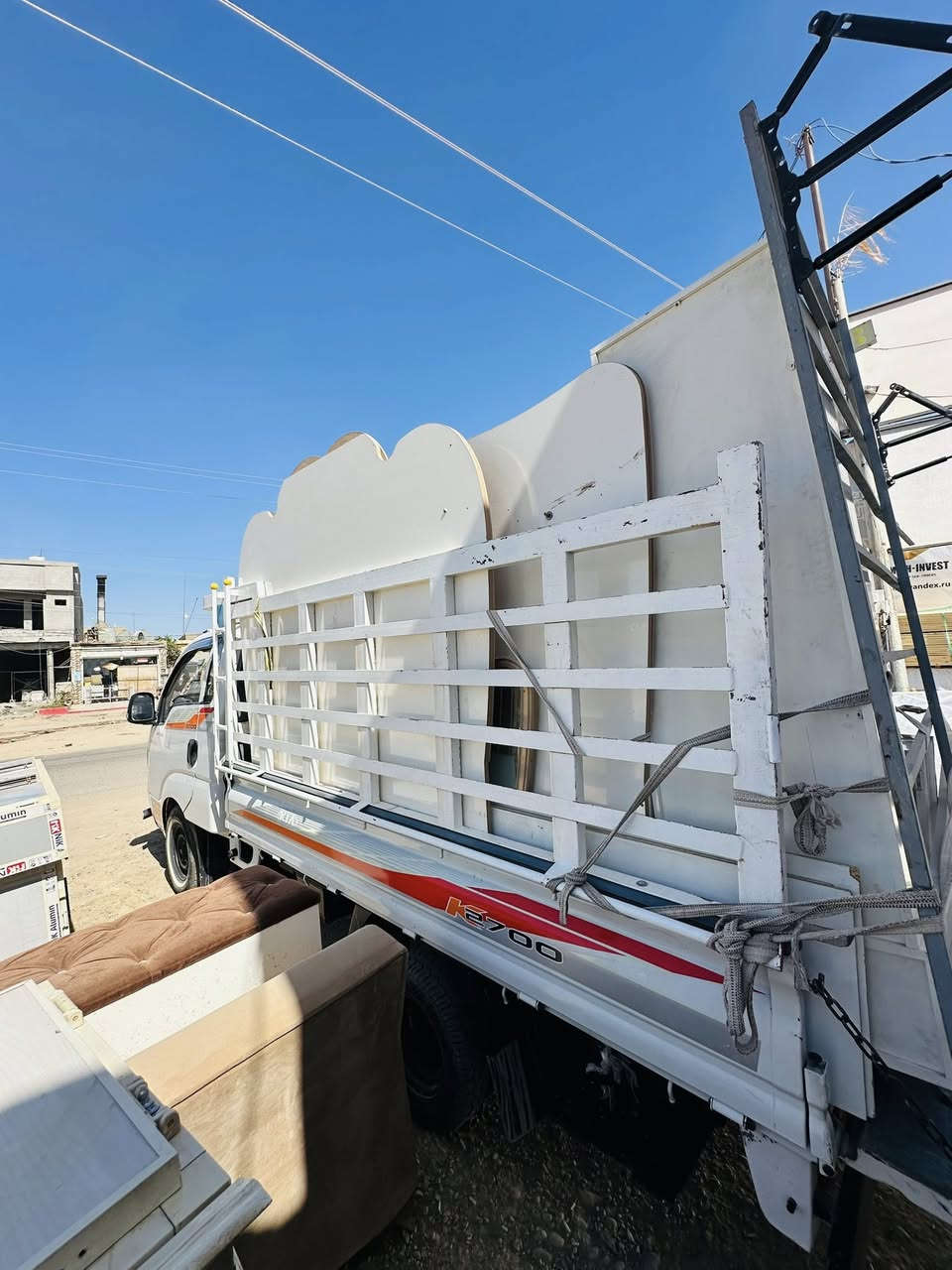 يوجد كادر متخصص تنصيب الغرف العراقيه وتركيه شعندك اثاث غرفه شد ونقل موجود للاتصال ع رقم الهاتف ***********
