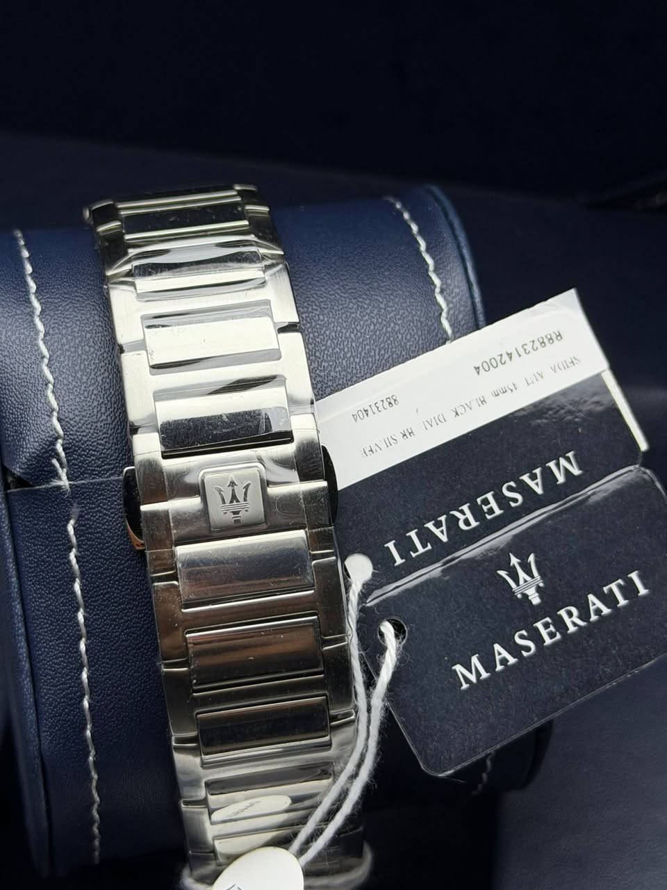 MASERATI
اصلي اورجينال ايطالي اوتماتيك 
كاملة المرفقات الاصلية غير مستخدم  
سكلتون كشف 
ارقام واميال لامينوس 
زجاج زفير كرستال 
مقاومة للماء 100 متر 
ستانلس ستيل بالكامل 

⭕️السعر 145 الف على اول تم 

ملاحظة / جميع الصور من تصويرنا للقطعه

aZFsWxVLCwbuAkZtFZ


**إذا كنت صاحب هذا الإعلان وتريد حذفه لأي سبب، رجاءا أرسل رسالة إلى الدعم الفني**