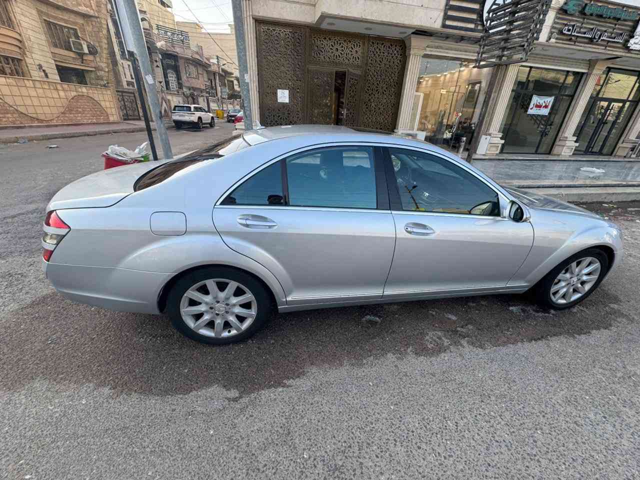 سلام عليكم مارسدس دوات دوات سياره مكفوله وجديده كلش وتومه وكامله كفاله عامه من كلشي سعر 85وبيه مجال***********
