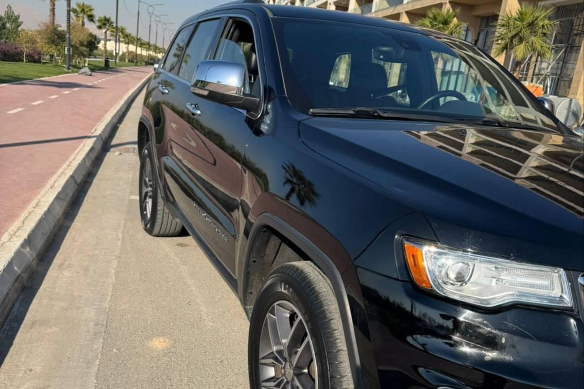 جێب گراند چیرۆکی 2017 مواسەفات limited
مواسەفات ئەمریکی  کلین تایتڵی لیمتدی بێ سلایت 
دەبڵ ئەکسل و شەغال 
کوشن جلد و میمۆری و کوشنی پێش و دوا 
هیتەر و سوکان هیتەر وشاشە گەورەو  
ئۆتۆ ستۆپ و گێری. سوکان و بلاجکتۆرو. 
لایتەکانی لیدو زینۆنی بیلادی و کامێرەو حاسەو. 
دژەخلیسکئن و سندەق شەفت وچەندین مواسەفاتی تر. 
سەیارەکە بئ بۆیاخ 
دەعامی. بۆدەعامی. بئ کرانەوە. 

سعر: لە کۆمێنت داوای بکە ڕاستەوخۆ بۆت دێت 📩 

گیرو مەکینە. لۆک. 
چوار تایەی تازەی لە ژێرایە
سەنەوی تازەی ٩٢،٠٠٠ مایل ڕۆیشتووە
شوێن سلیمانی

ژمارەی خاوەن سەیارە 
***********
