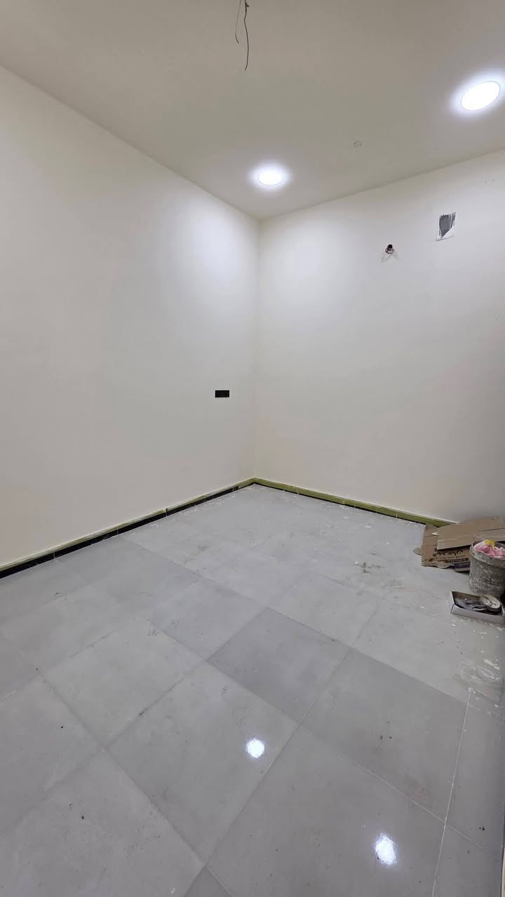 💰 السعر: 70 مليون قابل للتفاوض
🏡 بيت للبيع – طابو زراعي عراقي (وكالة ونسخة طابو ومكاتبة) تسليم مفتاح.
🔹 غرفتي نوم + ديوانية + مطبخ + منور + صحيات داخلية وخارجية.
📍 العنوان: أبو الخصيب – أبو الجوزي
📐 المساحة: 110 م
📞 للاستفسار: ***********
