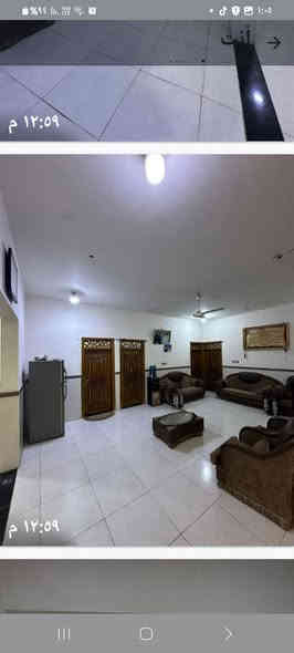 السلام عليكم نص دونم ١٢٥٠م ومبني بيه بيت طابق واحد مساحه البناء ٢٥٠م والباقي حديقه اماميه خمسميه متر وحديقه جانبيه ميه وخمسين متر وكراج يتسع لـ ٦سيارات منطقه اليوبا الصقر حي الرايه البيت بناء بلوك وسنه البناء ٢٠٢٢ ومساحه البيت ٢٥٠م وطابو زراعي سند ٢٣ طابو.زراعي صرف والملاك موجود التصال على الرقم *********** السعر السعر 240 مليون وقابل للتفاوض
