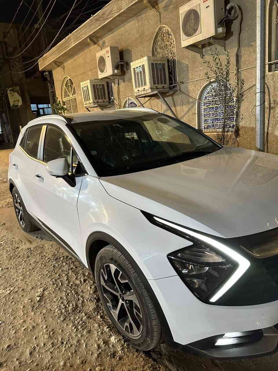 السلام عليكم سبورتج موديل ٢٠٢٤ للبيع
السياره وارد خليجي
وكاله نيم
رقم اربيل
مواصفات المعروفه
مري شفط
بصمه
حساسات
عداد دجتال
رقم اربيل 
ماشيه ٣٨ الف كيلو
مكاني بغداد حي تونس 
***********
