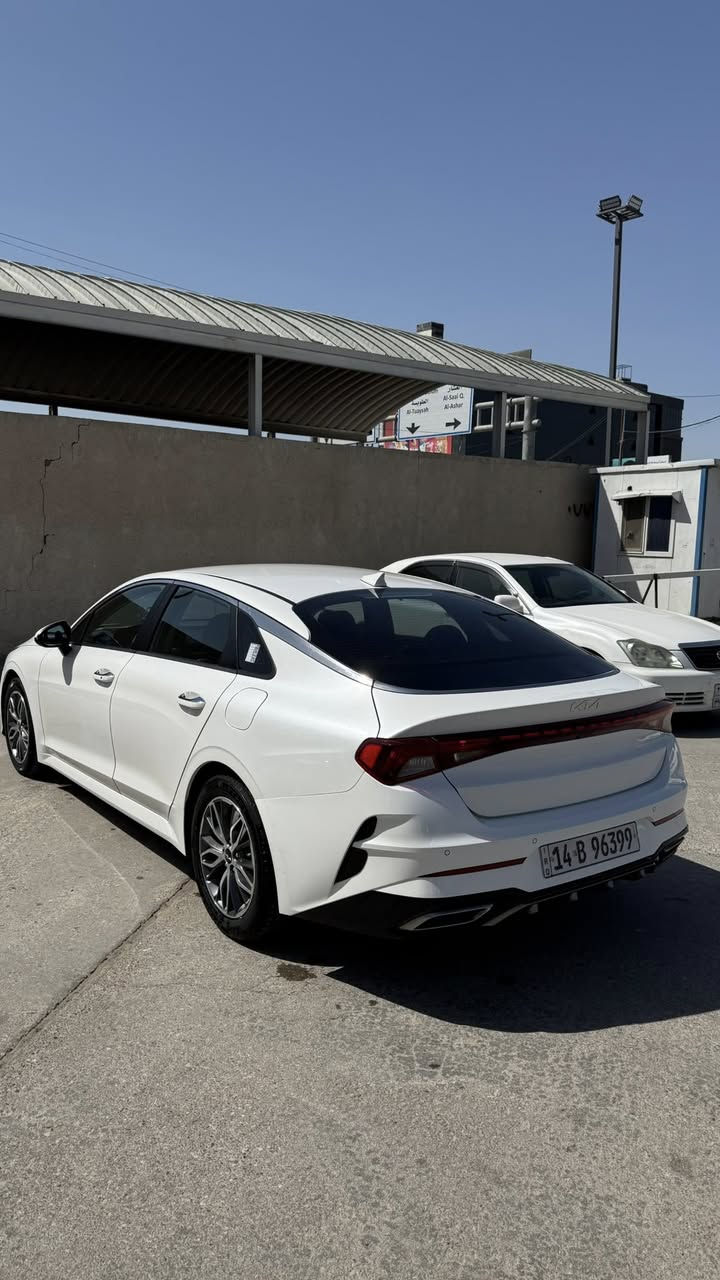 السلام عليكم للبيع كيا كي فايف 2022 وارد كوري رقم بصره تحويل ثاني يوم سنويه 2029 سياره جديده بمعنه الكلمه ماشيه 90 ألف كيلو متر مكينه 2000 خط واحد بلاد بانزين سياره بيها 3 قطع صبغ (الوارد كوري ما ينكفل من الصبغ) وبيها دحجه خفيفه بالجاملع الأمامي لايت لد بلادي ولد نهاري شاشه كاربلاي وكامره خلفيه دواره كشنات جلد تدفئه ستيرن تدفئه شفتات بالستيرن تبريد لمس تحديد مسار انضمه قياده سايد بريك بصمه اوتو ستوب اوتو هولد بصمه تشغيل عن بعد نقط عمياء رادارات توقف ذاتي السياره بيها مواصفات خير من الله ما ينعدن مكينه وكير شرط الفحص تبريد ثلج حداديه 100% كهربائيات كلها كامله السياره بالجيس شرط السعر 168 وبيها مجال قليل وهذا رقمي *********** مكاني البصره
