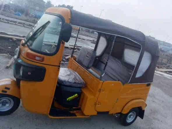 السلام عليكم تكتك للبيع موديل 22شهر 12مضلع كفاله عامه تراي زيرو رقم وسنويه تحويل ثاني يوم العنوان بغداد ***********
