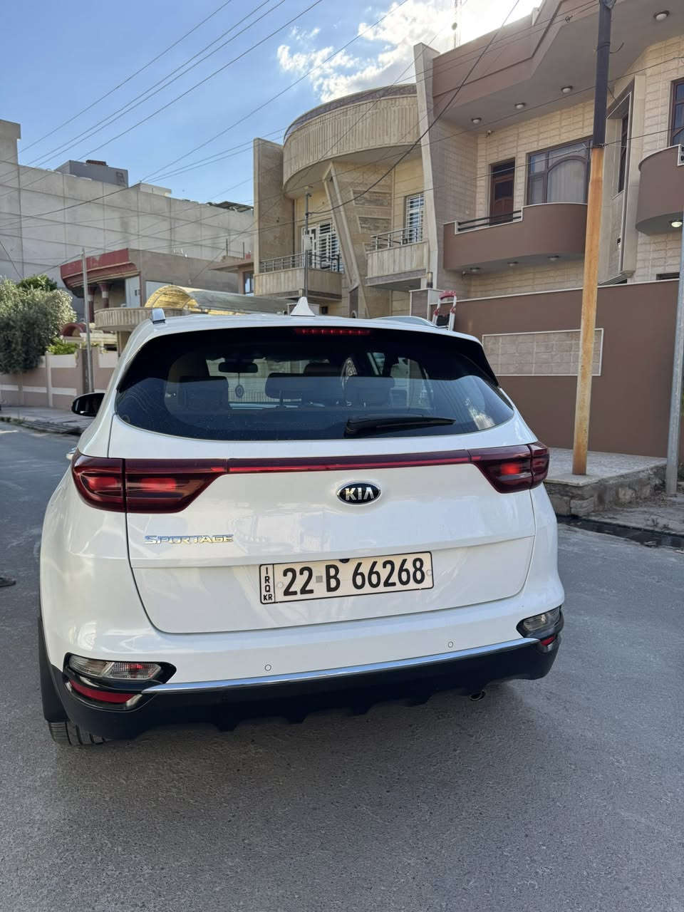Kia Sportage
موديل 2020
ماشية 151,000 km

✅ شرط بدون ضرر وبدون أي صبغ (Clean)
✅ هزّة جديد 100/100
✅ السيارة باسمي، المالك الشرعي من الوكالة

• منظومة غاز إيطالية + كارت غاز
• مكينة وگير شرط
• غرفة لوك لوك
• طخم شرط
• تبريد ثلج
• شاشة + كامرة
• حساسات أمامية وخلفية

السيارة شرط، لوك جاهزة من كلشي، بدون أي ملاحظات
الشراي يتصل على هذا الرقم
+964 772 103 3233
