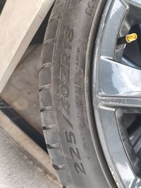 تخم ويل بلادي مال كورولا للبيع  هن وتايرات كامل نضيفات تاير جديد 07701...