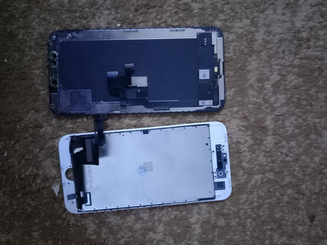 اجهزة موبايل الله شاهد كلها شتريتها فحم (يعني لو تشتغل لو لا) بعضها نقص شاشة وبعضها معرف شغالة لو لا لان وصيت على قطع غيار الها ماكو


**إذا كنت صاحب هذا الإعلان وتريد حذفه لأي سبب، رجاءا أرسل رسالة إلى الدعم الفني**