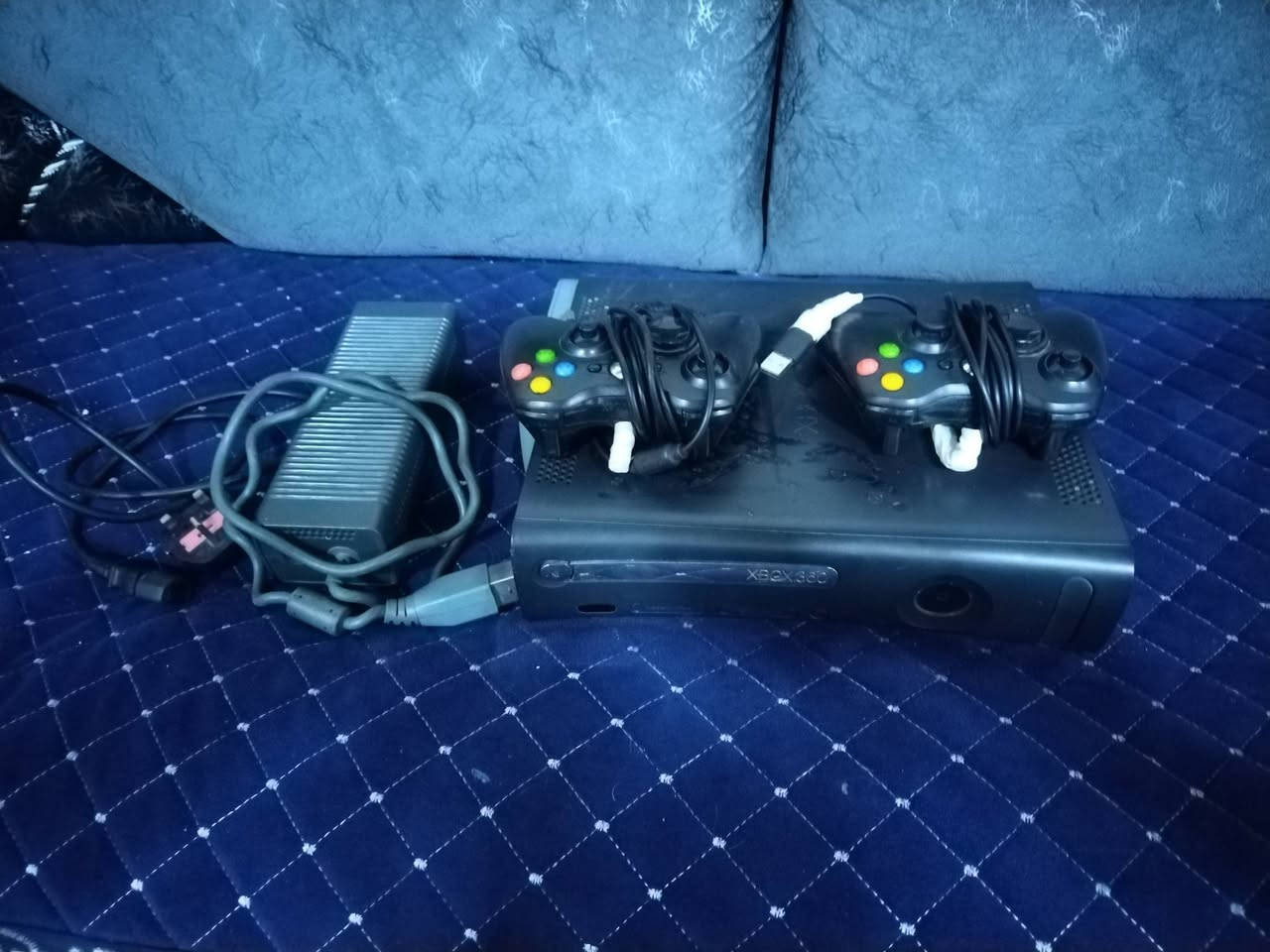 للبيع بلي XBOX 360
#الجميع


**إذا كنت صاحب هذا الإعلان وتريد حذفه لأي سبب، رجاءا أرسل رسالة إلى الدعم الفني**