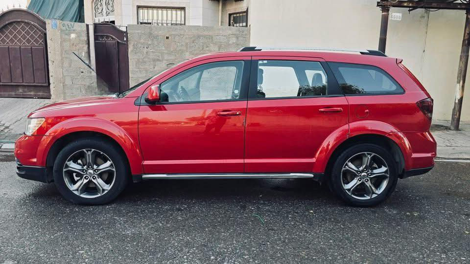 السلام عليكم
من رخصة الآدمن🌷 

سيارة للبيع((بيع مستعجل)) 

Dodge journey 2018 crossroad (اعلى فئة)

المواصفات:•

♦️محرك ٦ سلندر ٣.٦ 

♦️كوشنات جلد 

♦️تبريد مركزي ( ثلاث قطع ثلج )

♦️٧ ركاب ثلاث صفوف مقاعد

♦️بصمة

♦️ويل كروم حجم ١٨

♦️شاشة كبيرة

♦️كيج ديجيتال🌡

♦️كوشن سائق كهربائي ⚡️

♦️جام اوتو 

♦️كوشن تدفئة 

♦️تحكم بالصوت 🗣

♦️ثلاث وضعيات قيادة ( فول ايكو ، ايكو ، سبورت )

وبعد اهواي مواصفات .

السيارة مريحة جدا بالقيادة ماشية ١٨٠ ألف كيلو 

ضربته من الورا ( الصندوق )بس (بدوون ايرباك )

السيارة بأسمي شرط التحويل مكاني كركوك 

السعر : ١٥٥ورقة وبيها مجال

للتواصل: 

***********

***********
