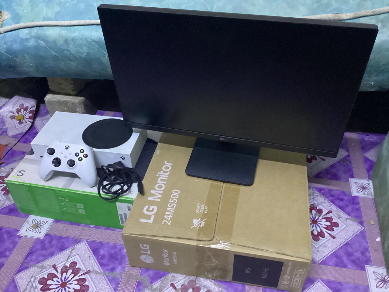 السلام علیکم Xbox sires s إصدار 2022 للبيع الجهاز غير مفتوح ولا مصلح الكارتون موجود لكن واير HDMI ما موجود و اليد بيهة درفت بالغير الأيمن فقط مع شاشة IPS من LG بتردد 100 HZ حجم 24 ممتازة مع الجهاز الشاشة استعمال قليل مع كامل ملحقاته مع ماوس و کیبورد و باد ماوس هدية ( نوعية عادية ( السعر 460 ألف قفل غير قابل للنقاش موقعي السماوة القشلة ولا يوجد توصيل التواصل على الخاص


**إذا كنت صاحب هذا الإعلان وتريد حذفه لأي سبب، رجاءا أرسل رسالة إلى الدعم الفني**