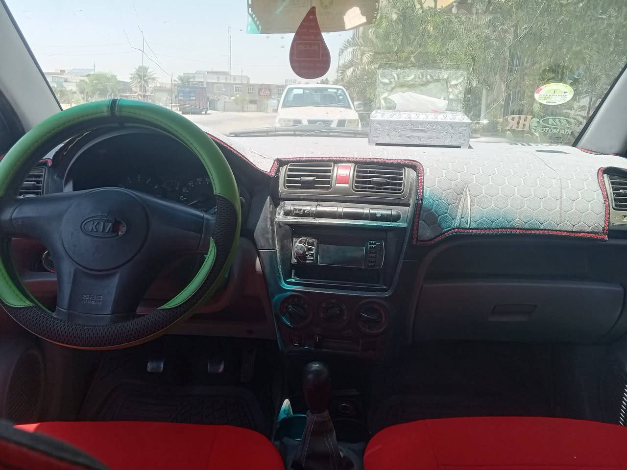 السلام عليكم كيا بيكاتو موديل 2007 سياره مقبوله من الضربه ولا تبديل سياره جديده تخم تاير محرك جديد كهربائيات جير جديد حداديه نظيفه اربع سلندر رقم بغداد مشروع وطني رقم دولي سنويه مجدده 31 تحويل ثاني يوم السعر 48 وبيها مجال كير عادي نجف كوفه حي ميسان مراوس حسب قناعه *********** خليجي
