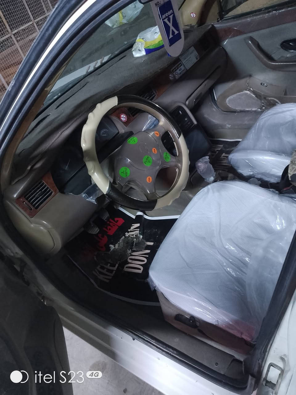 سلام عليكم سياره سمنت موديل 2010 سياره حلوه منكل نواحي صدر وتخم تاير جديد شاشه كهربيات كله شغاله وكشره جديد تبريد ثلج كير جديد مكينه لاصرف ولا بخار بس بيه شويه بوش سياره عليه غرامات 1400 ورعيه يطلب ورقه علتحويل اني اخذ صافي 25 ورقه صافي هذني وره لمشتري مكاني بغداد مراوس مروس ماروس بس بيع نقد قصط ما بيع رقمي ***********
