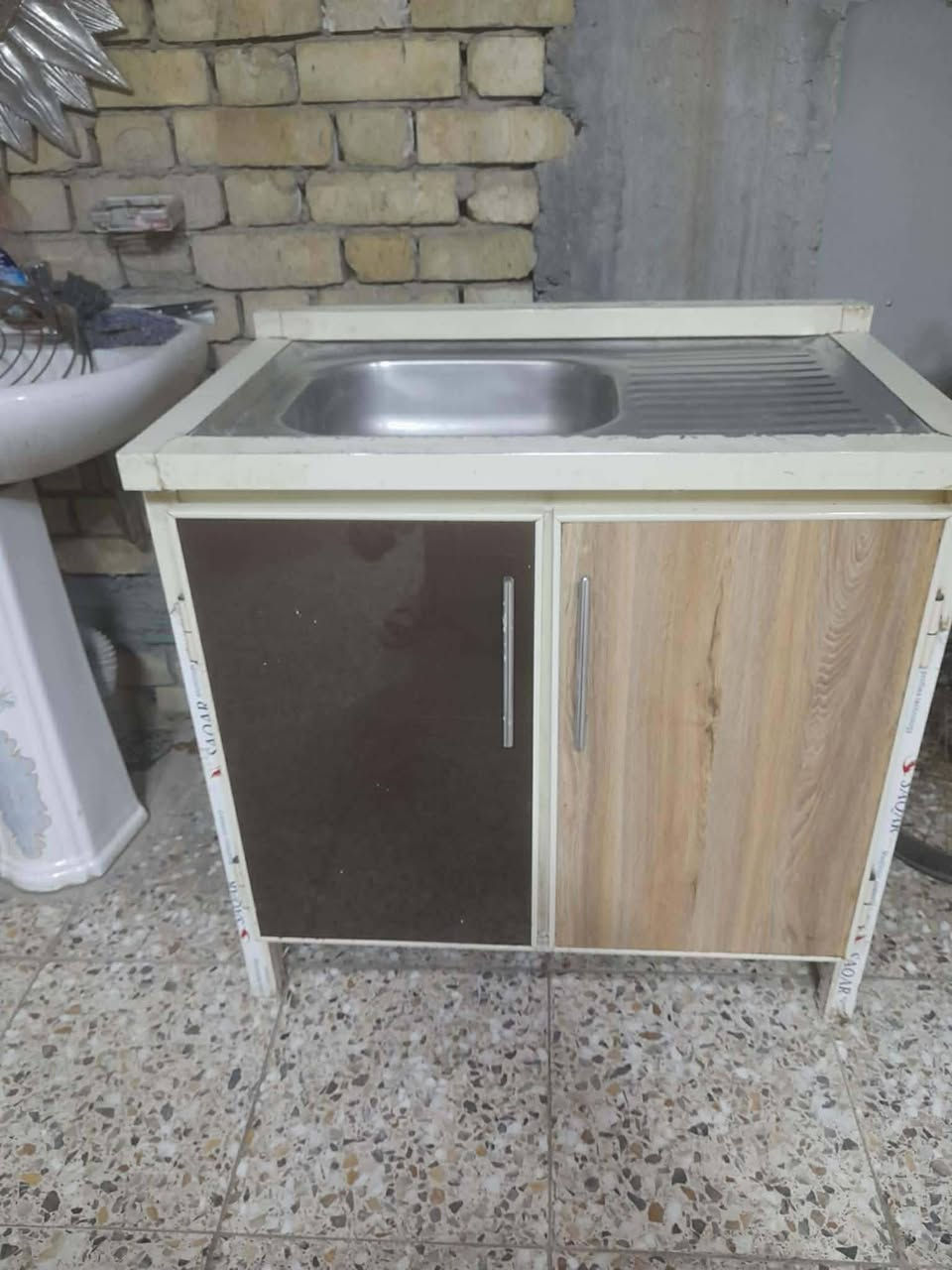 بيع مستعجل
اغراض للبيع ميز مع كنتور جديد ميز طعام واربع كراسي تخم 7 مقاعد سنك قياس متر كاونتر متر ونص 
كرادة داخل/ يم النفق قرب مؤسسة الشهداء


**إذا كنت صاحب هذا الإعلان وتريد حذفه لأي سبب، رجاءا أرسل رسالة إلى الدعم الفني**