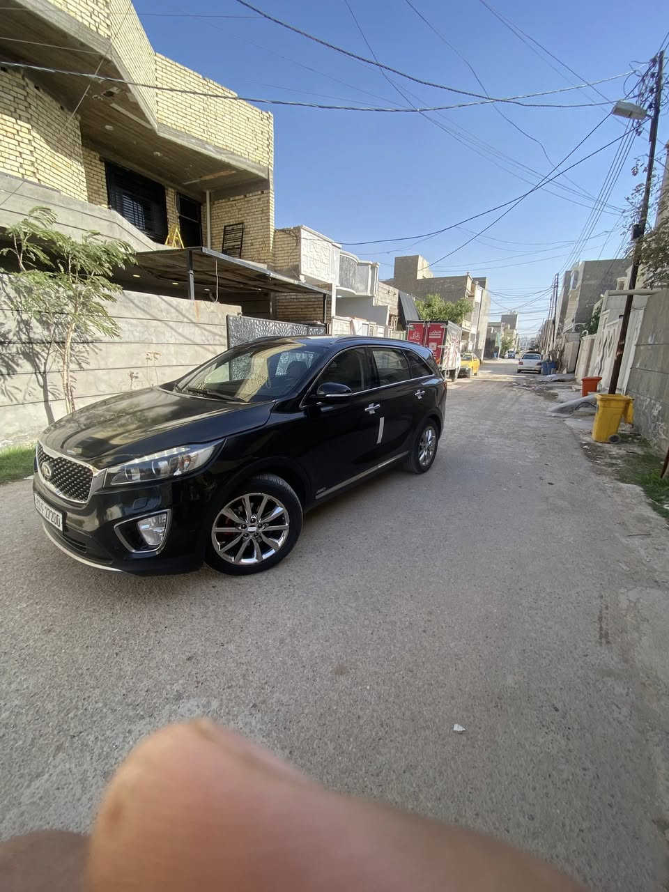 كيه سورنتو ٢٠١٧ فول خليجي كويتي كلشي ابالك بيه ٧ راكب فول الفول والصور  موضح المواصفات وبيه سونار
المحرك ٤سلندر ٢٤٠٠ دوش 
المواصفات 
ماشيه ١٢٦ الف
١, بصمه بنوراما  جنطه كهرباء ذكي عند الاقتراب 
 كامره 360 جنطه كهرباء  
حساسات  امامي خلفي 
سماعات دمام عالي انفنتي سماعه💯
 فور ويل 4*4
 كشنات كهرباء ثنينهن كشن السايق خزم ثلاث وضعيات ميموري + تدفئه وتبريد 
المري شفط + قلاب عل بك
 تحديد مسار
 اضافه  شادلها منضومه غاز 
 اوتو هولد
 لايت عدسه متحركه داينك زنون  لايتات LED  

سبيره موجود ما نازل  كتولاكات كله موجوده 
سايد بريك كهرباء 
زراك لايت شغال و مابي اي مشكله 
مانع انزلاق و  رادارات بالمري +  مري هيتر
  مواصفات الكويتي معروف فول الفول
المكان بغداد الدوره
***********
***********
بي وتساب السعر
165وبيهً مجال
