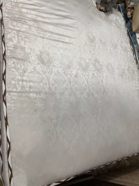 سرير • مفروشات • عرض