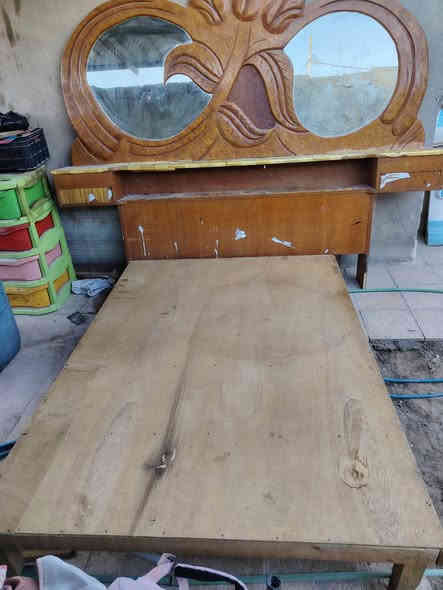 غرفة للبيع السعر ٢٠٠ الف للاستفسار الاتصال على الرقم ***********
