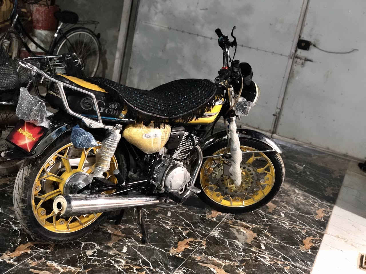 نامي برو محسن موديل 25 زيرو سعر مناسب بيع سريع  محرك سبانه مطاخه 665 وبي مجال شي قليل


**إذا كنت صاحب هذا الإعلان وتريد حذفه لأي سبب، رجاءا أرسل رسالة إلى الدعم الفني**