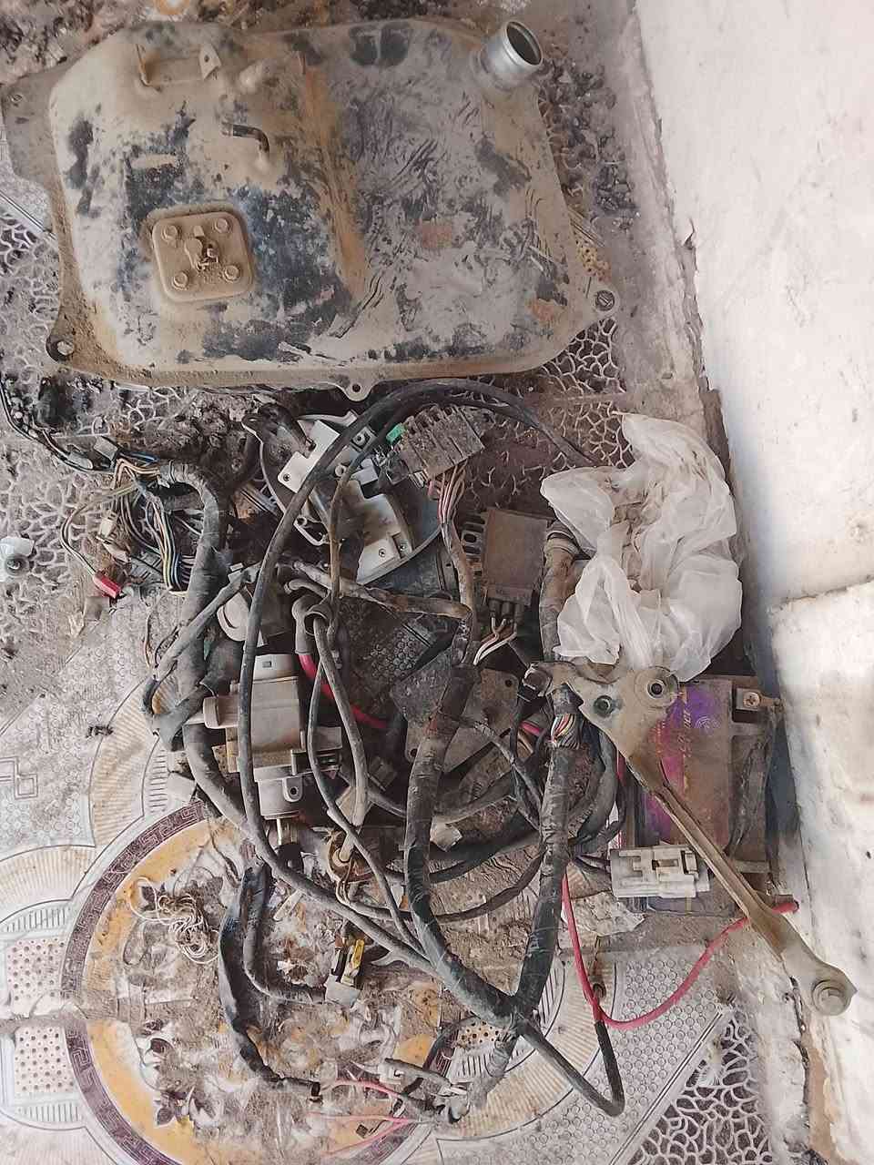 السلام عليكم وين لمعمرجية مكاني بغداد الدورة ابو دشير يرادلهة بس كفرات ولايتات *********** سعر 175 دراجة حتة شاصيهة اصلي تجي تفحص قطعة قطعة عجبك اخذ ماعجبك لله وياك علمن ابيع كوم حديد كوم حديد
