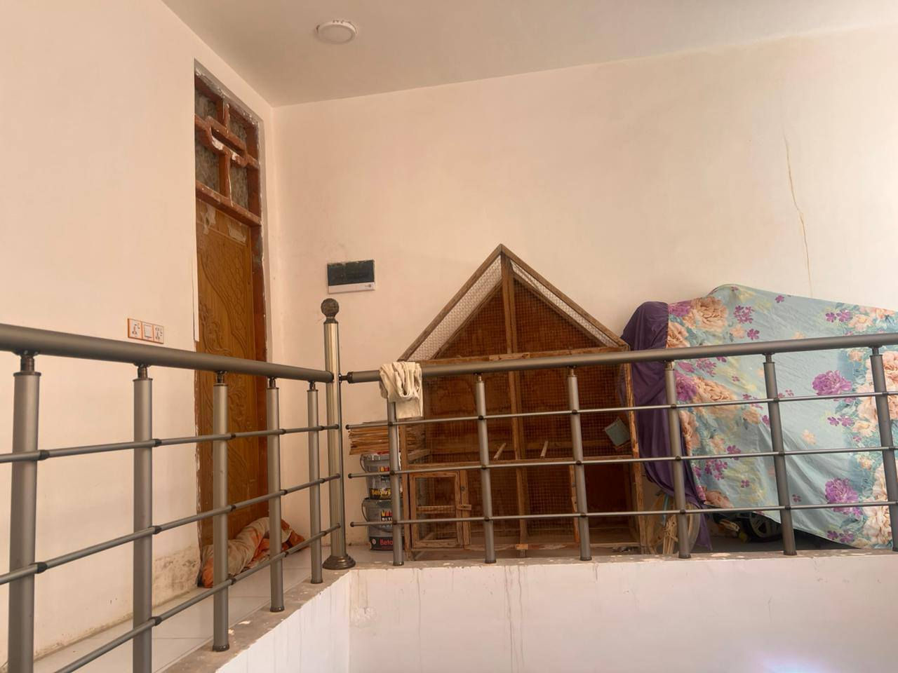 🔹 إعلان بيع بيت – فرصة مميزة للسكن والاستثمار 🔹
📍 الموقع: كربلاء – حي الإطارات
📌 قرب الكلية المفتوحة – موقع مميز وقريب من الخدمات
🏠 المواصفات:
▪️ المساحة: 100 م²
▪️ الواجهة: 5 متر
▪️ النزال: 20 متر
▪️ بناء حديث
▪️ يتكون من:
3 غرف نوم
صالة
استقبال
مطبخ
صحيات داخلية وخارجية
▪️ كامل الخدمات
▪️ جاهز للسكن فوراً
💰 السعر: 150 مليون دينار عراقي
✅ مع مجال للتفاوض
📞 للاستفسار والاتصال:
***********
***********
