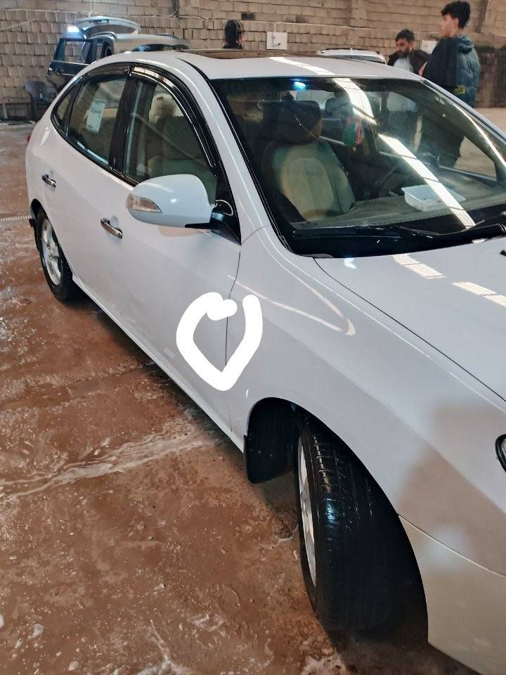 سلام عليكم الانتره موديل 2010فول فتحه
شاشه 
كامره حساسات خلفيه
گشن جك
دگشن عالي محرك1600
خمسه ويل كب
گير محرك بحاله جيده
هزه جديده بأسمي رقم اربيل دولي سنويه ل31شرط تحويل  مگفوله من الصبغ والضربه فقط بين الباب والجاملغ صبغ وبدوسه قليل بدون ضربه جاهزه سياره وبيه باردات 
سعر115
***********
