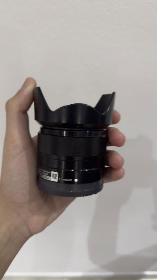 عدسة sony للبيع
Sony e 35mm f1.8 العدسة نضيفه
السعر 375 الف و بيها مجال بسيط ، العنوان النجف توصيل موجود فقط بغداد ، كربلاء ، بابل ، 
للتواصل واتساب ***********
