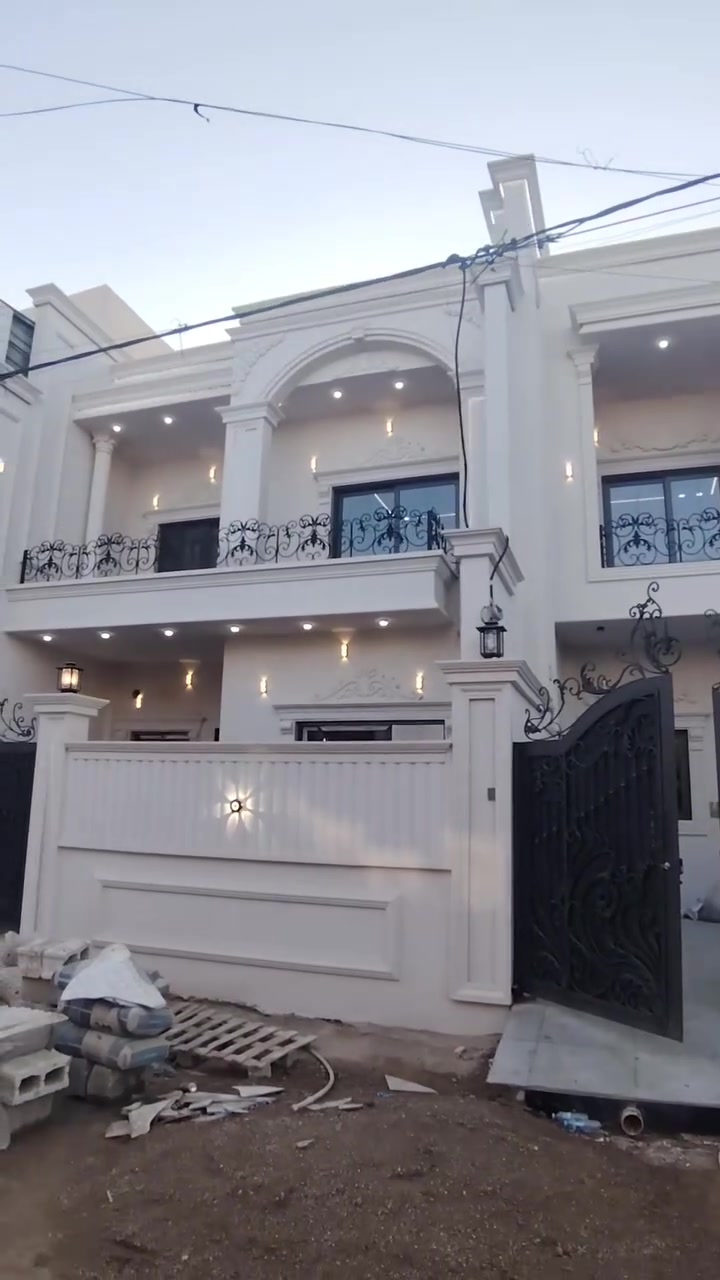 🔥 عارض مميز جداً للبيع 🔥

داران بناء صفر 2026 — بناء ملكي وتشطيب فاخر ✨

📍 الموقع: حي المعلمين — خلف حلويات شكرجي

قريب على جامع الفتح

قريب على طريق بغداد

مقابل جوكليت عارف

جنس العقار طابو صرف 

🏡 المواصفات: ▪️

كل دار مساحة 150 متر

▪️ الواجهة 7 × 7.5
▪️ طابقين

▪️ نظام فلين ملكي
▪️تبريد  مركزية

▪️ كل طابق معزول بالكامل

▪️ بناء زيرو 2026
▪️ موقع راقي ومميز جداً

📞 للحجز والاستفسار مراجعة

: مكتب تاجر الوسيط الذهبي للعقارات

📍 عنوان المكتب: حي الواسطي 
مجاور مول الحجز زياد
مجاور صيدلية الهدى
مقابل مزاد شيخ الجبلي

📲 أرقام الاتصال موجودة على الصفحة

***********.     ***********

🔹 نستقبل عروضكم وطلباتكم لبيع وشراء عقارات وأراضي سكنية وايجارات سكنية ومحلات مولات مكاتب عمارات مرحبا بكم في محافظة كركوك
