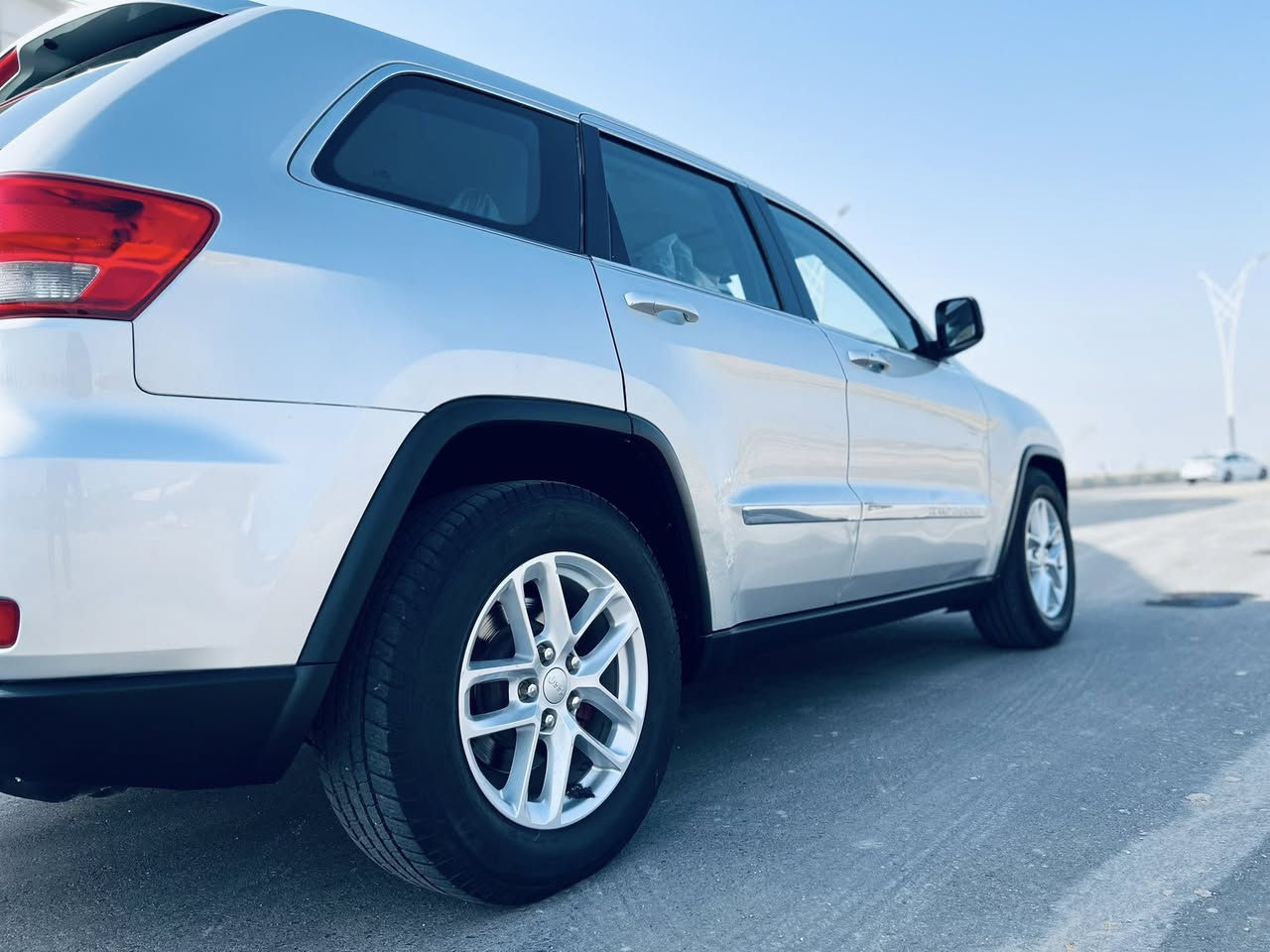 سلام عليكم
جيب لاريدو 2012  رقم بغداد تحويل ثاني يوم امريكي حادثه رشه تجميل حافه الجاملغ الخلفي والباقي كفاله من ضربه وصبغ والتبديل والفتح فول مواصفات بصمه فتحه شاشه كبيره تبريد قطعتين لادار دوار كلش هواي مواصفات بيها vib
اخوان السياره جديده بمعنى الكلمه وجاهزه كير محرك تبريد تدفئه تخم تاير حداديه لايت زنون بلعافيه على الياخذه 
السعر 175 وبيها مجال بسيط العنوان الناصريه مركز للأستفسار اتصل على الرقم *********** 
اخوكم استاذ احمد
