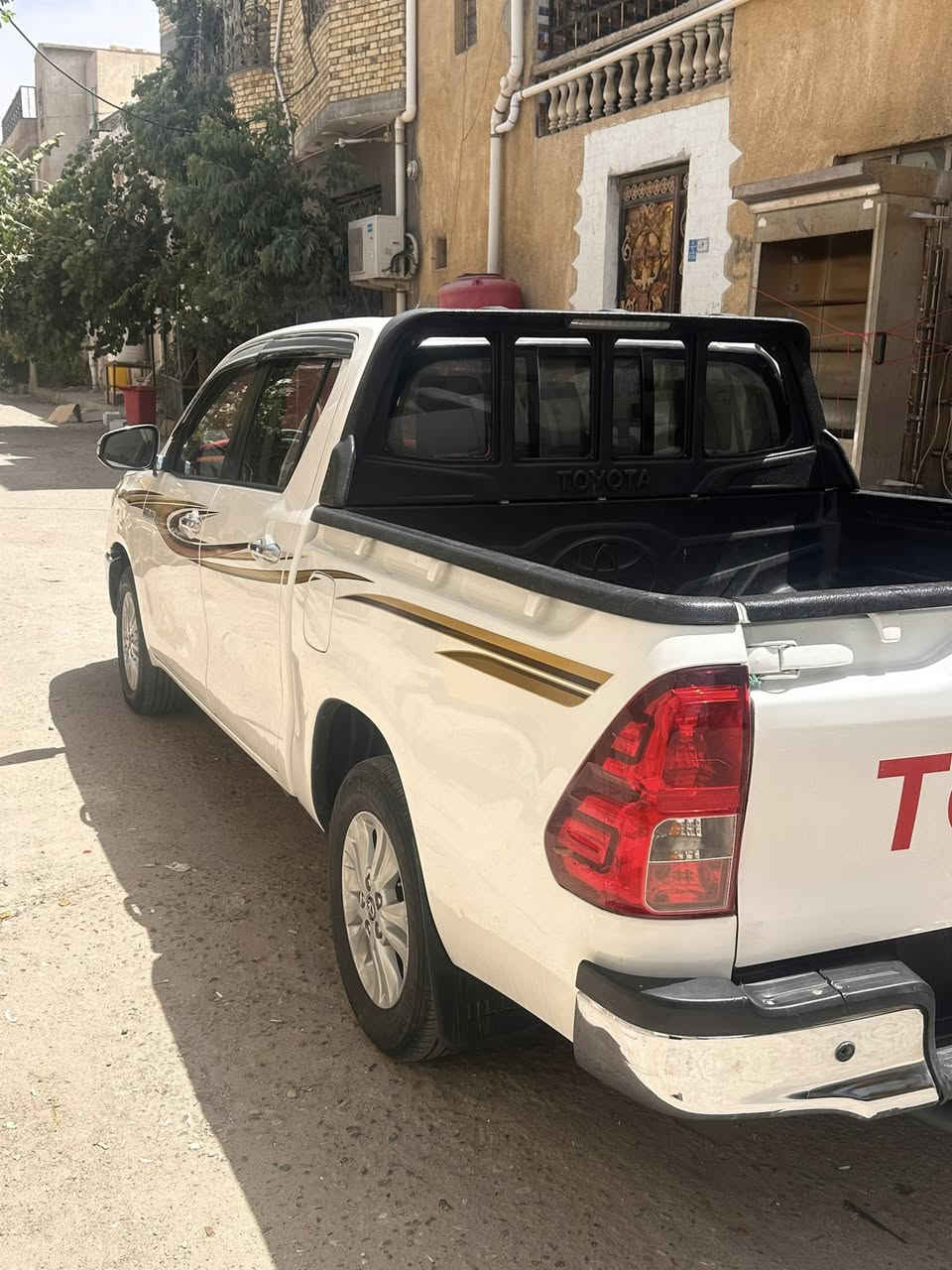 سلام عليكم فلاونزه جيس كفاله موديل 16  رقم بصره تحويل ثاني يوم  او تماتيك فول مواصفات  تبريد خلفي كشنات متحركه كهربأي تحكم  ستيرن  تبريد ثلج  مكاني بصره المعقل  سعر 230 وقابل لتفاوض  ***********
