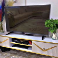 دلفزون ژ ماركا LG حجم 42 ميزه فه بو فروتنئ سعرا هه ردووكا (دلفزون+ميزه...