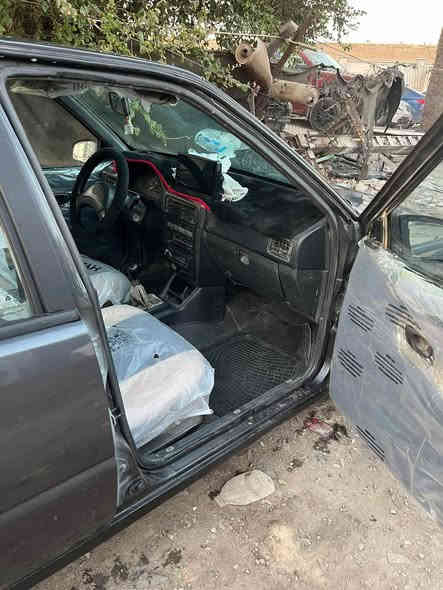 سلام عليكم اكسنت موديل 93 
رقم ديالى باسمي مشروع وطني 
سياره مكينه وكير جدد 
تبريد ثلج 
سنتر لك 
شاشه اندرويد
كامره دواره 
بيه صبغ عام لجماليه اخوان سياره جاهزة كلش متصرف عليه دينار حداديه  وتخم تاير جدد مكاني بغداد الغدير سعر 35 وبيه مجال *********** متوفر واتساب بغداد
