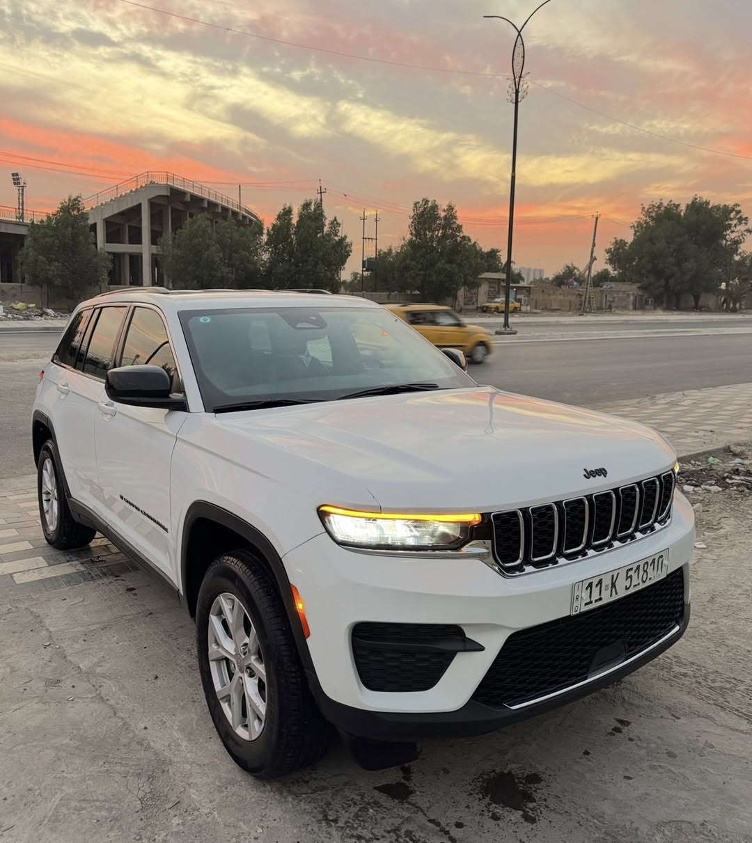 السلام عليكم لبيع جيب كراند شيروكي مديل 23لمتدد
مواصفاتها معروفه
ماشيه 20
رقم بغداد بسمي 
حادثها سرقه وسستم شاده بلادي بدون صبغ
العنوان بغداد البلديات ***********
