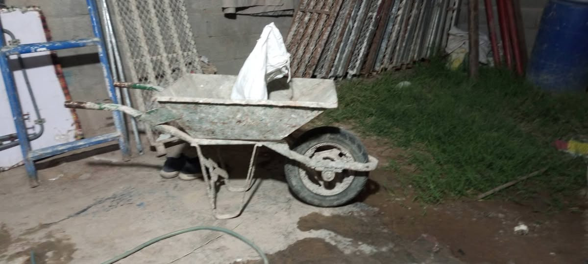 سلام عليكم
عربانه نظيف للبيع 
رقم الهاتف ***********
