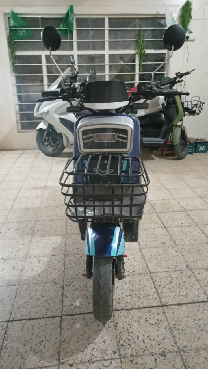 السلام عليكم للبيع درجة شحن نوع كوريا مار او بل عاميا ار 7
درجا نضيفا شكد مات كول بطاريات امبدلا اي نقص ما بيها كلو شغل الي تفيدا يخابرني علا هذا الرقم*********** سعرها 375 مكاني موصل جانب اليمن
